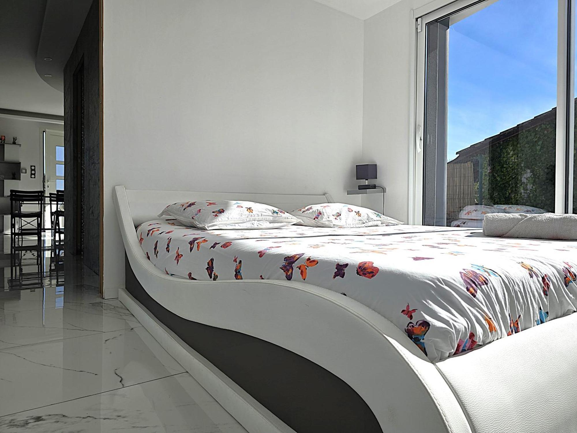 Maison Sapiac - 4Pers - 2 Chambres - 3 Lits - Clim Reversible - Terrasse Ombragee Et Grand Jardin - Piscine Saison Estivale Μοντωμπάν Εξωτερικό φωτογραφία