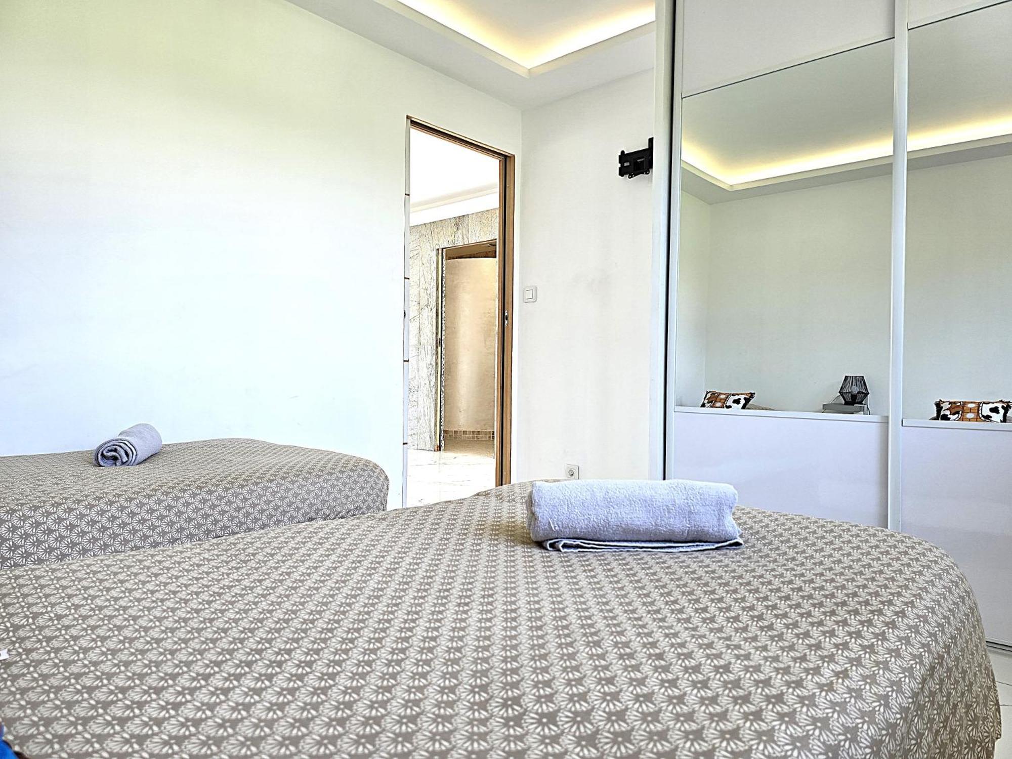 Maison Sapiac - 4Pers - 2 Chambres - 3 Lits - Clim Reversible - Terrasse Ombragee Et Grand Jardin - Piscine Saison Estivale Μοντωμπάν Εξωτερικό φωτογραφία